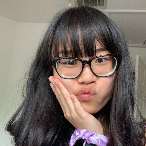 Meet your Posher, Cassidy - Picture 2 of 4